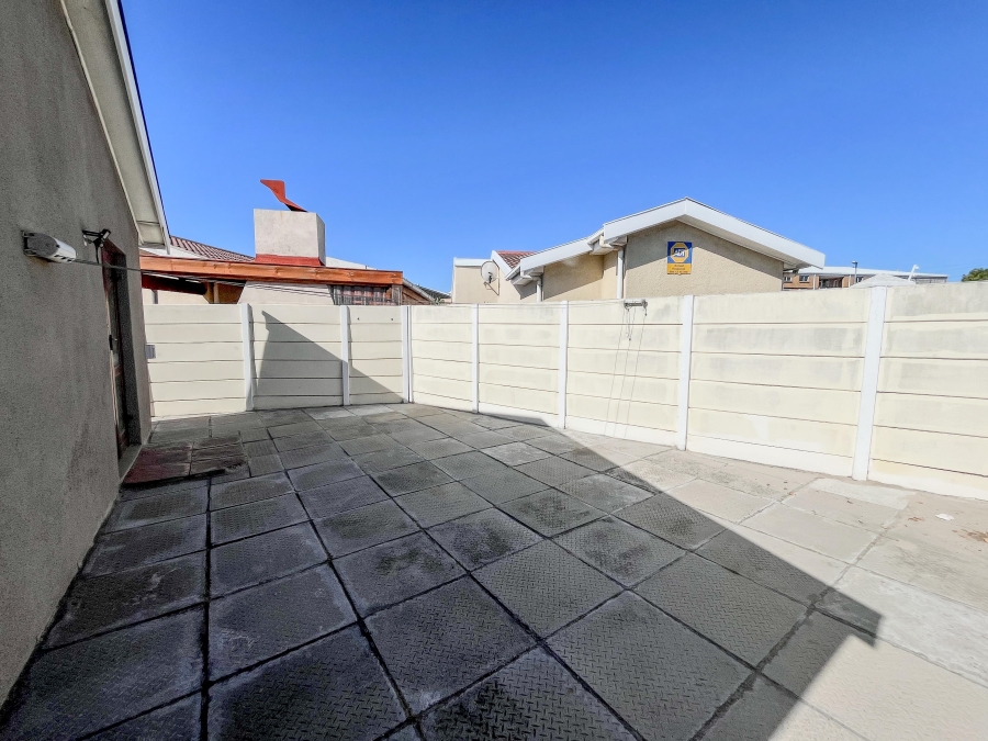 3 Bedroom Property for Sale in Thornton Western Cape
